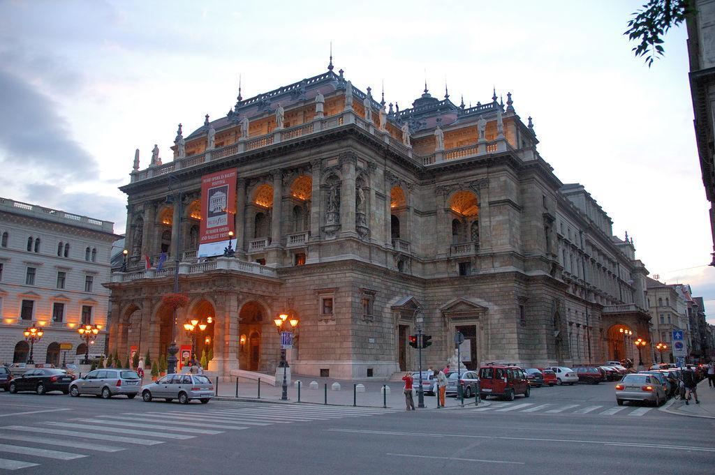 Oktohome Suite Budapeste Exterior foto