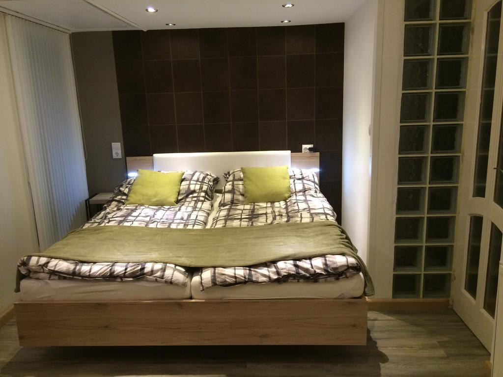 Oktohome Suite Budapeste Exterior foto