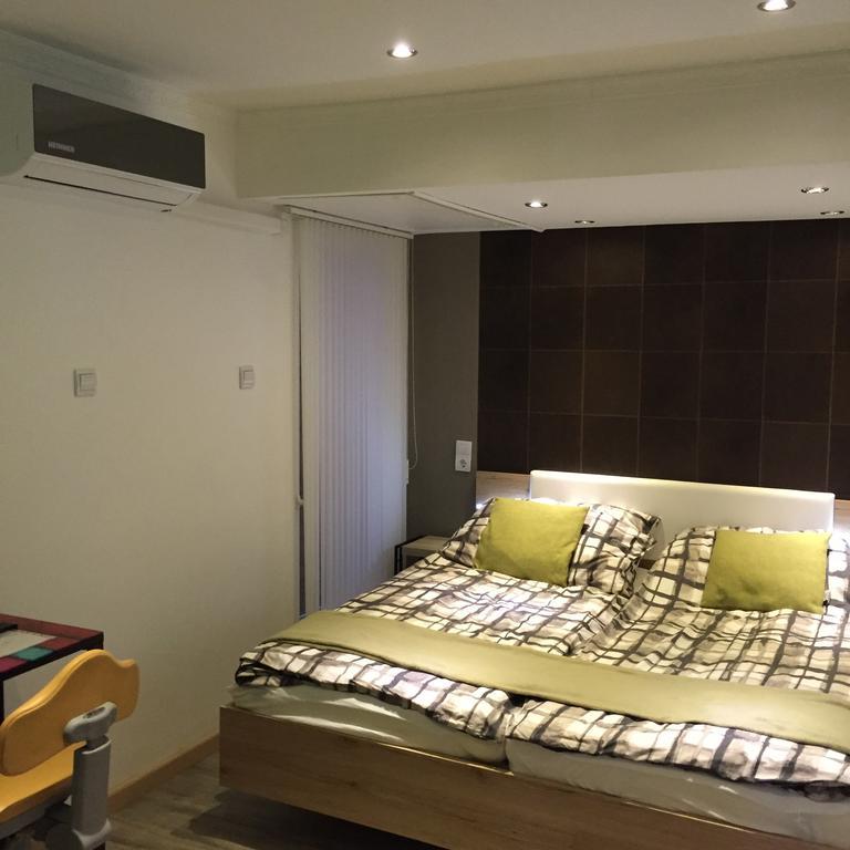 Oktohome Suite Budapeste Exterior foto